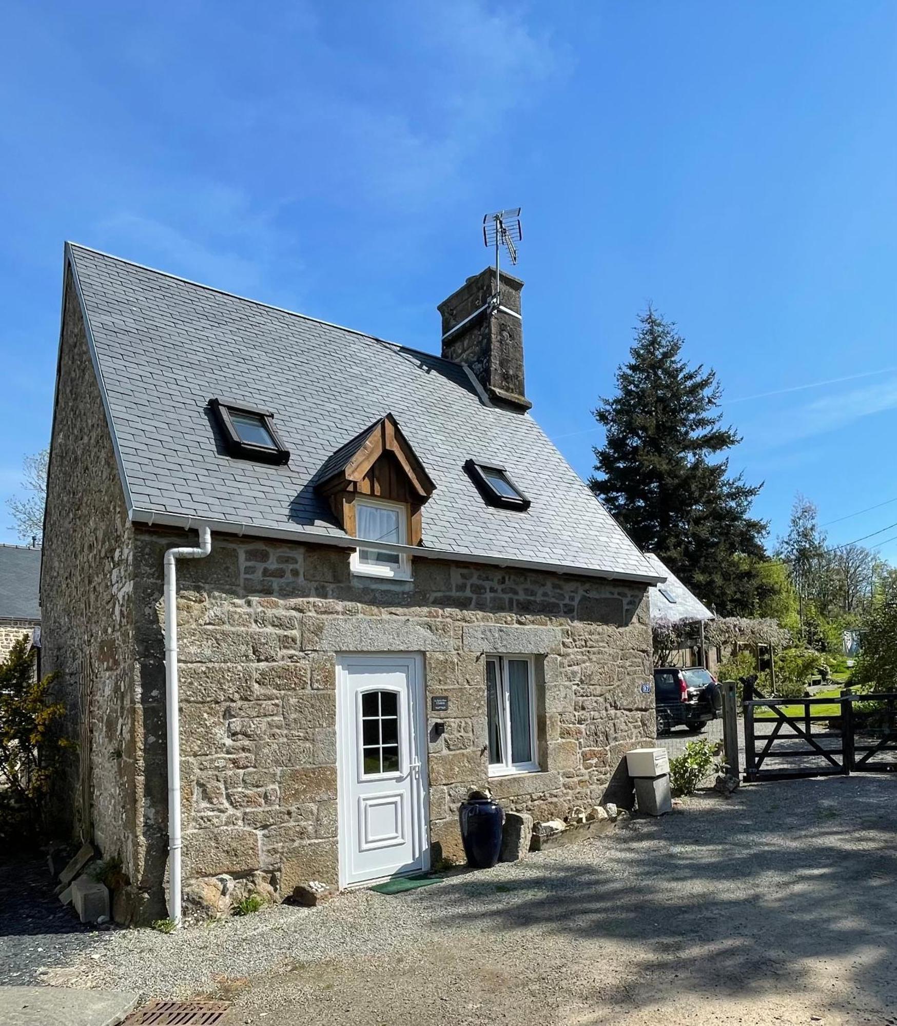 Le Petit Fleur - The Little Flower, Cosy Cottage Saint-Michel-de-Montjoie Ngoại thất bức ảnh